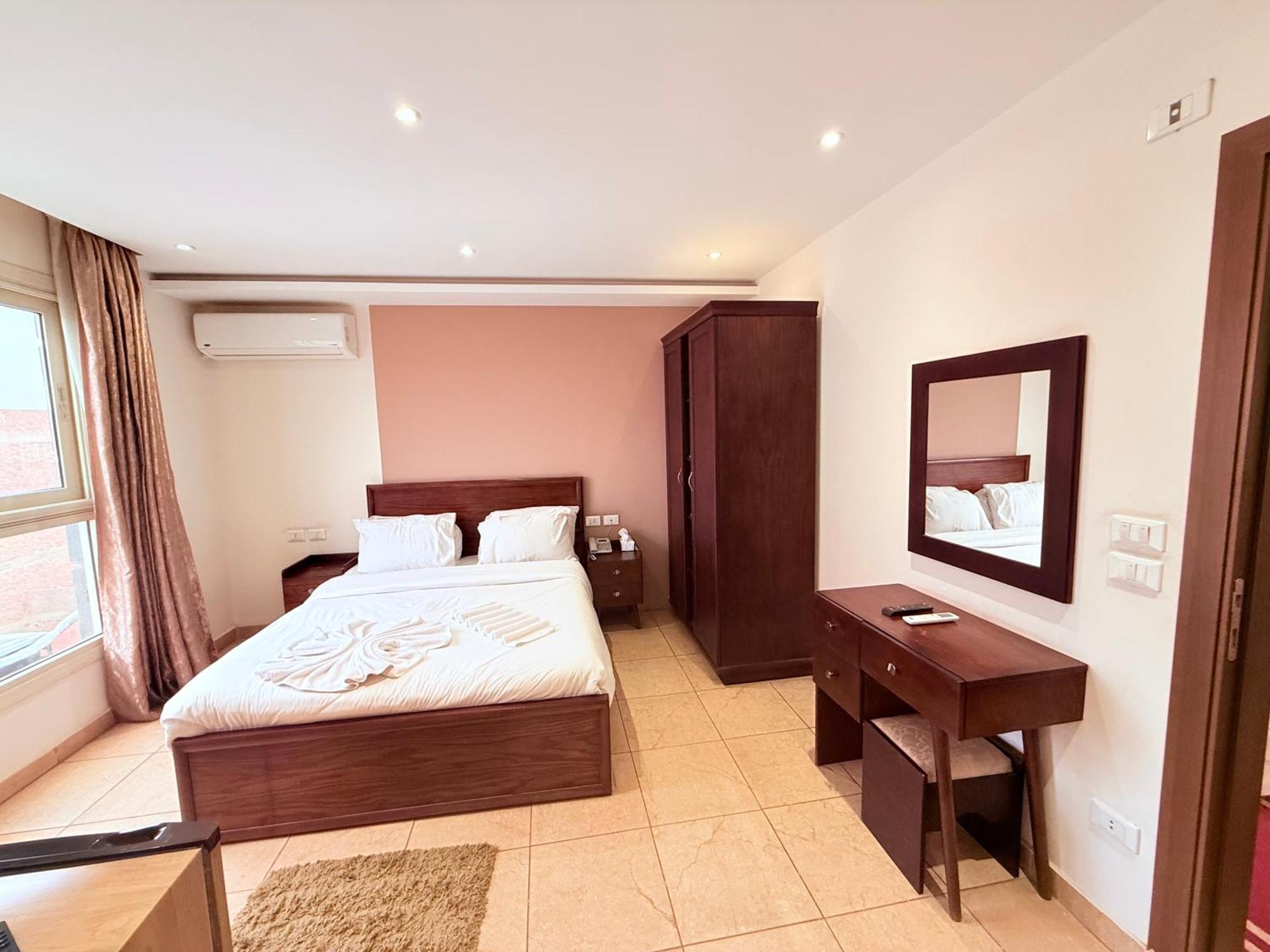 King Khafren View Inn Kafret el-Gabal Exterior photo