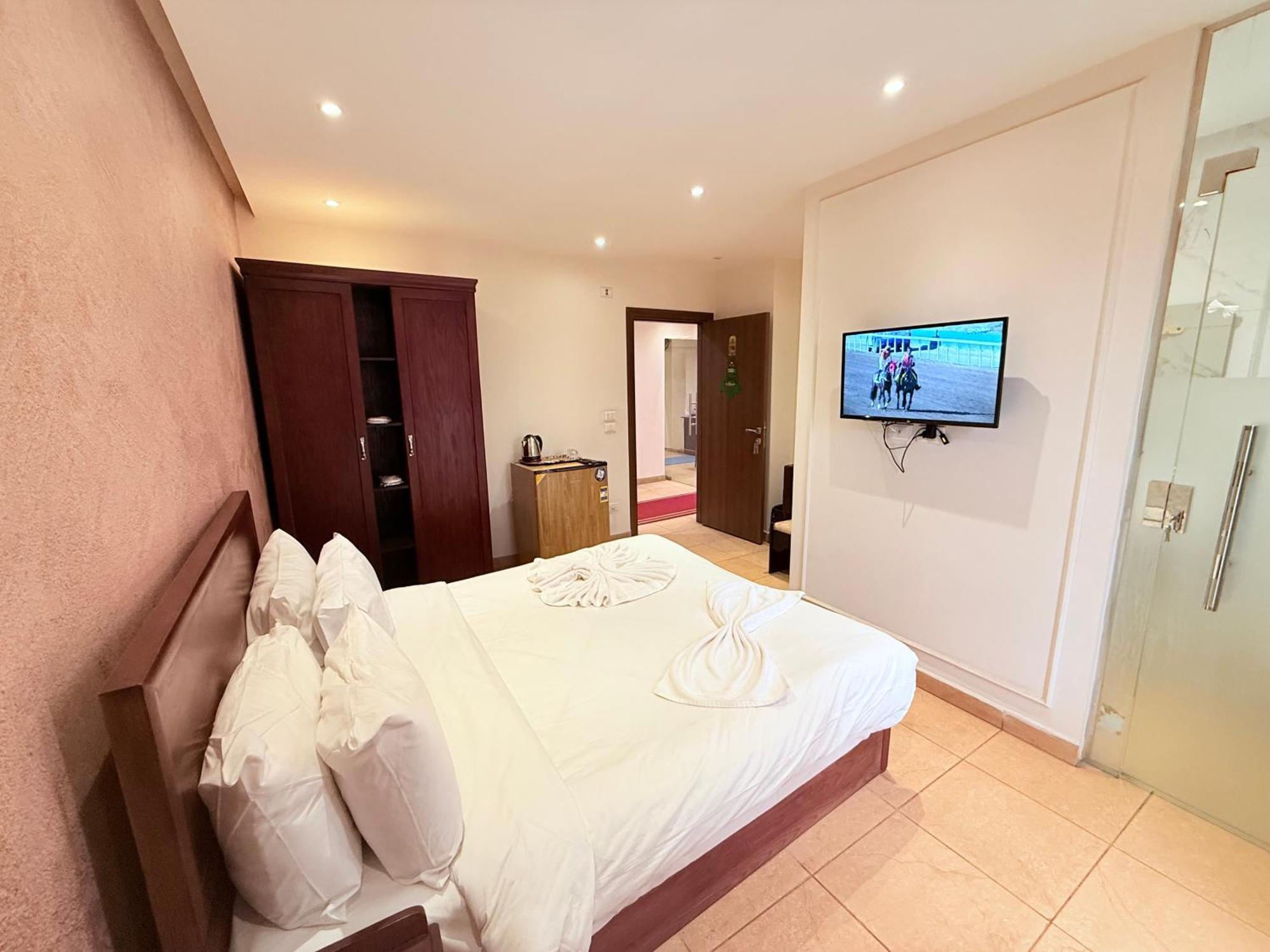 King Khafren View Inn Kafret el-Gabal Exterior photo