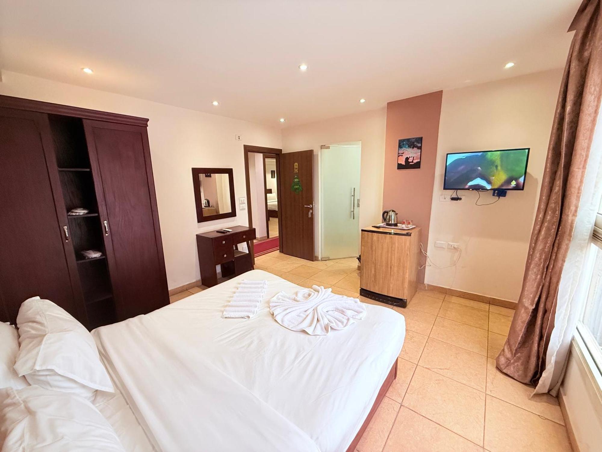 King Khafren View Inn Kafret el-Gabal Exterior photo